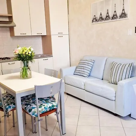 A 5 Minuti Metro M2 Milano Casa Nella Corte