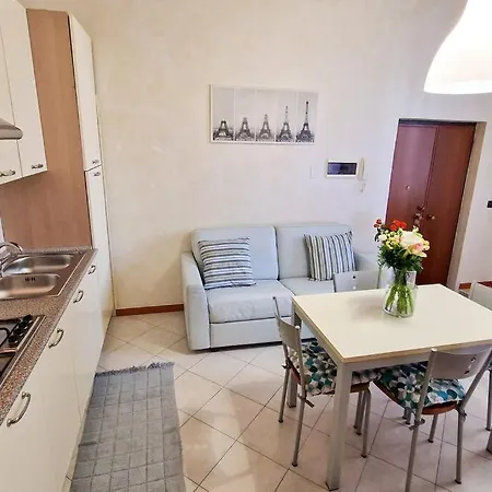 Lägenhet A 5 Minuti Metro M2 Milano Casa Nella Corte *